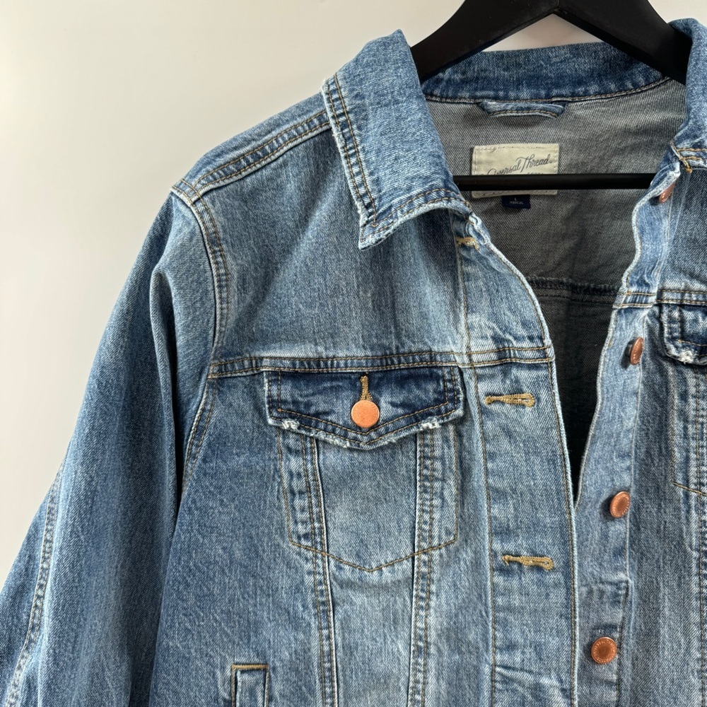 Universal Thread Distressed Cropped Denim Jacket Size Large - Picture 2 of 6